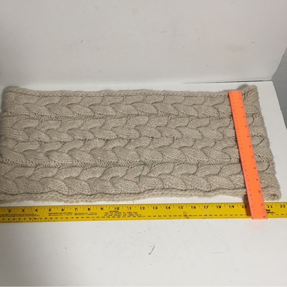 Chunky Cable knit circle infinity scarf oatmeal Alice V ITALY EUC - Picture 7 of 10